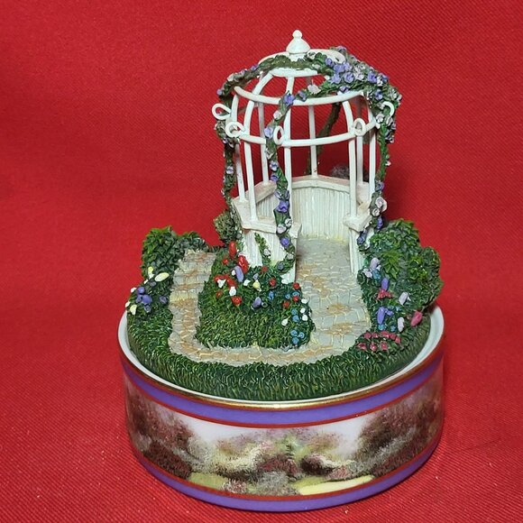 Thomas Kinkade Peaceful Moments Lilac Dreams Music Box Daydream Believer 2004 - Picture 1 of 12